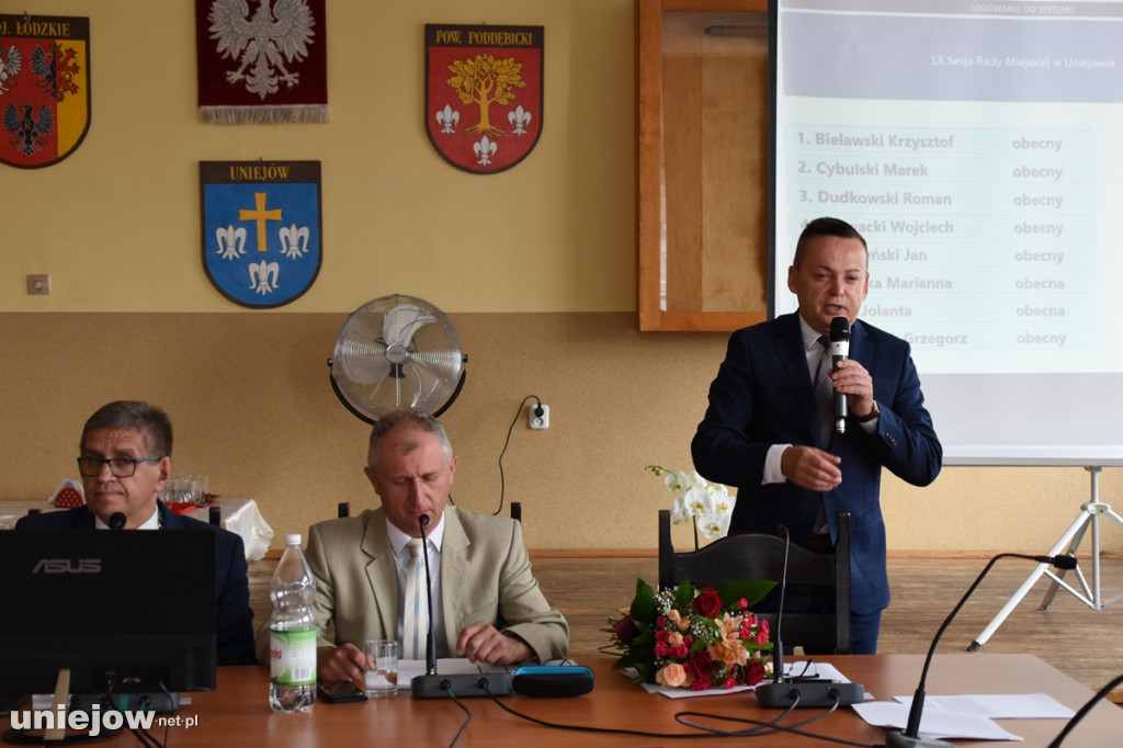 Burmistrz Uniejowa z absolutorium i wotum zaufania