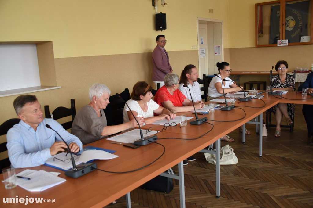 Burmistrz Uniejowa z absolutorium i wotum zaufania