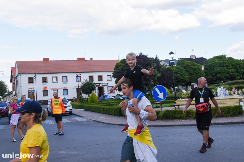 Pielrzymi z Turku i Konina przeszli przez Uniejów [2022]