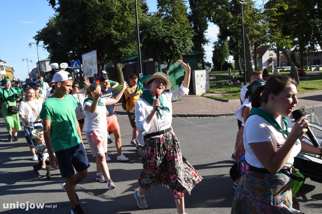 Pielrzymi z Turku i Konina przeszli przez Uniejów [2022]