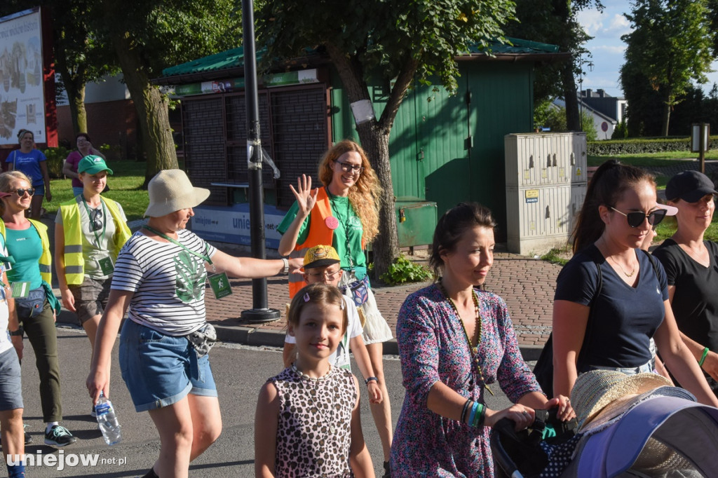 Pielrzymi z Turku i Konina przeszli przez Uniejów [2022]