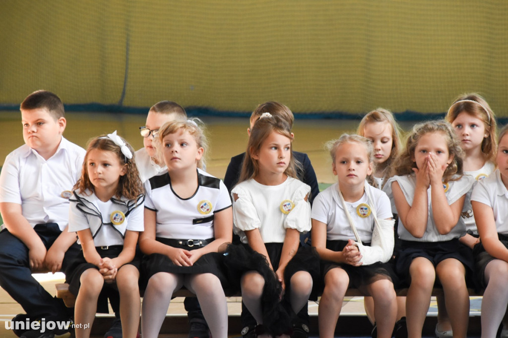 Pierwszoklasiści z Uniejowa już po ślubowaniu
