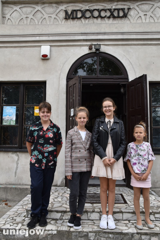 Podpisano umowę. Wkrótce ruszy rewaloryzacja dworku w Uniejowie