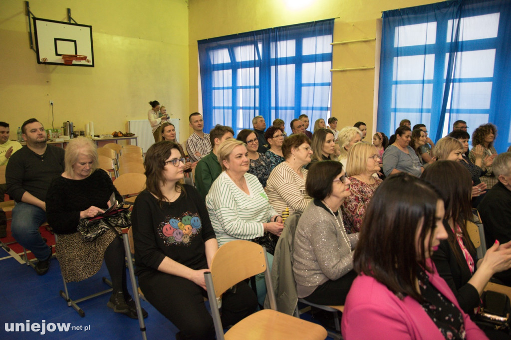 Uniejowska Grupa Wokalna na koncercie rodzinnym