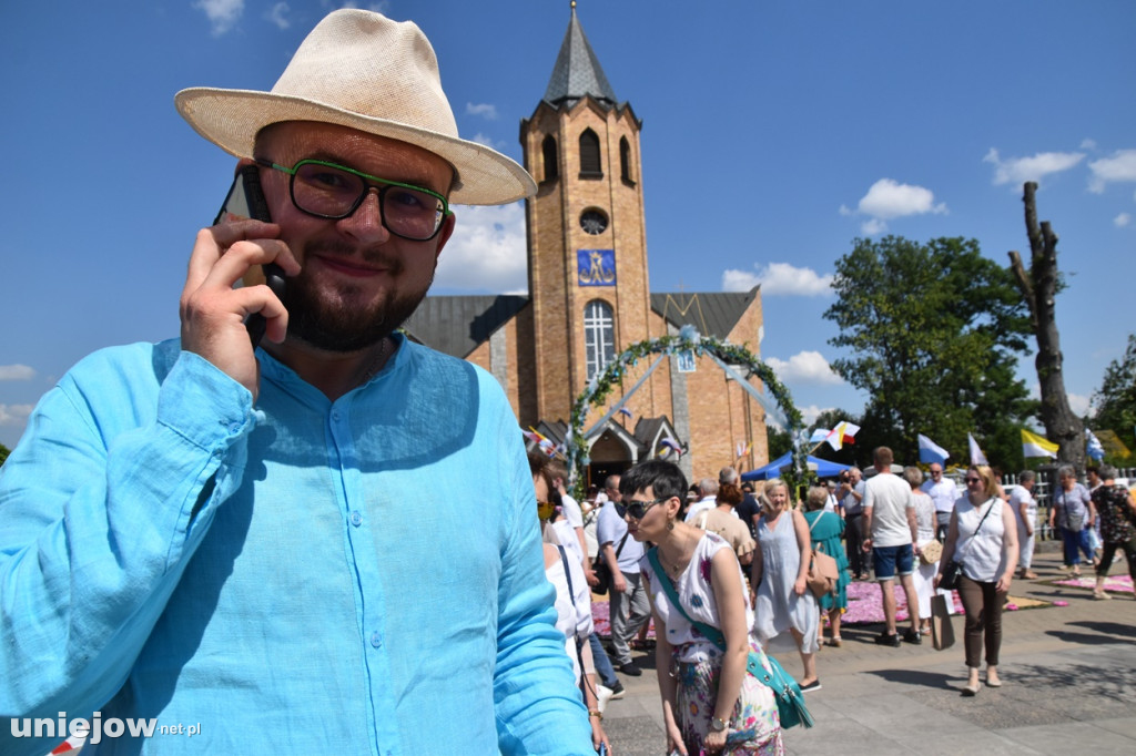 Kwietne dywany na Boże Ciało w Spycimierzu