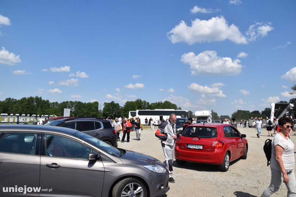 Kwietne dywany na Boże Ciało w Spycimierzu
