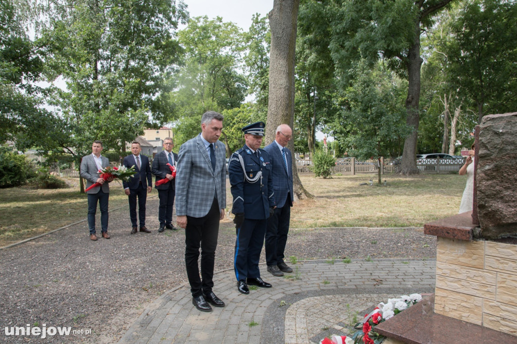 Komendant z Poddębic z medalem