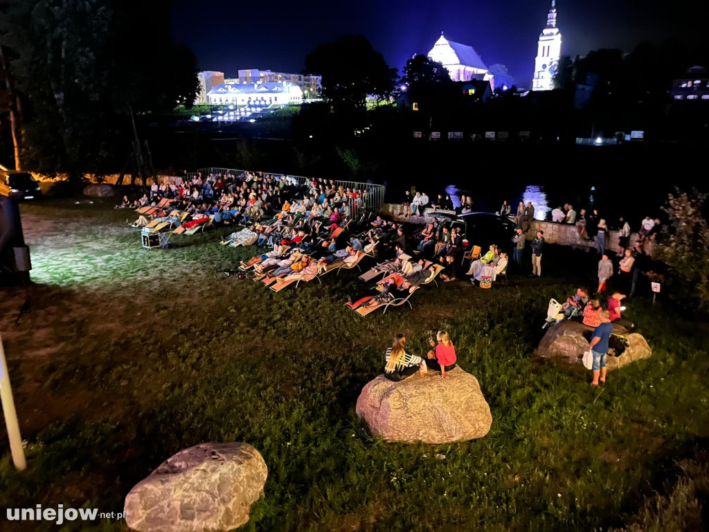 Tak wyglądało letnie kino plenerowe w Uniejowie