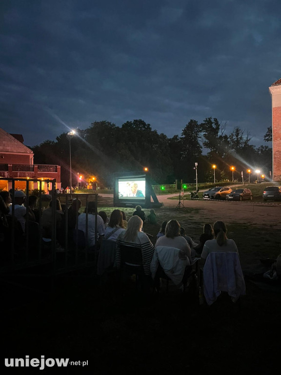 Tak wyglądało letnie kino plenerowe w Uniejowie