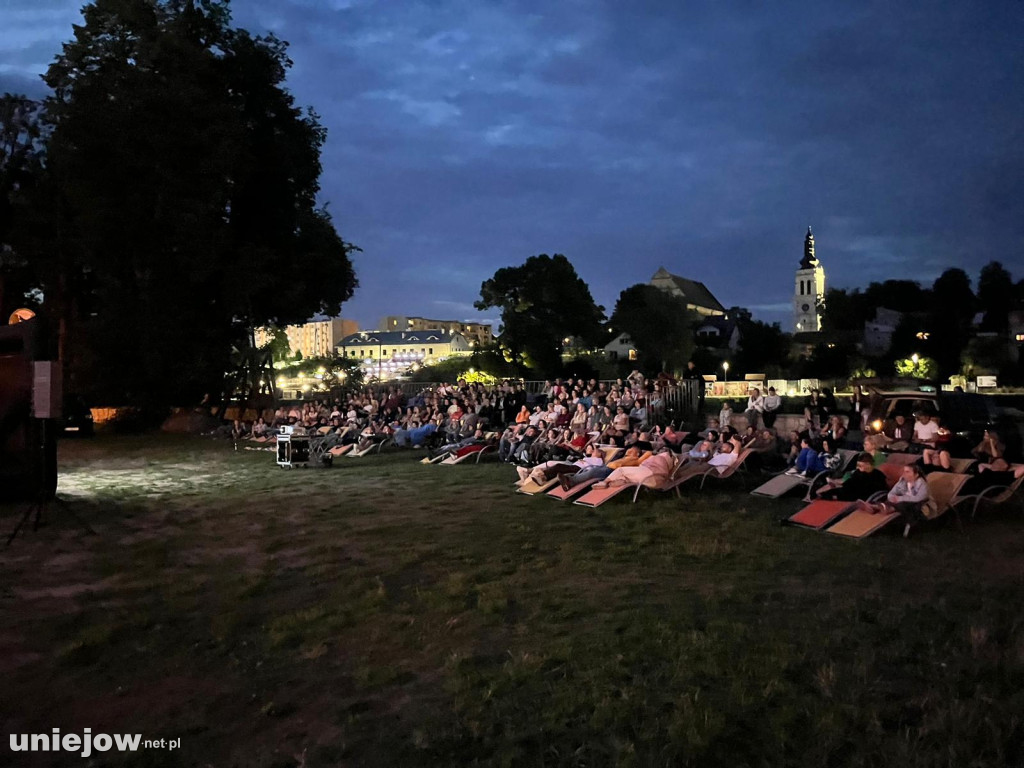 Tak wyglądało letnie kino plenerowe w Uniejowie