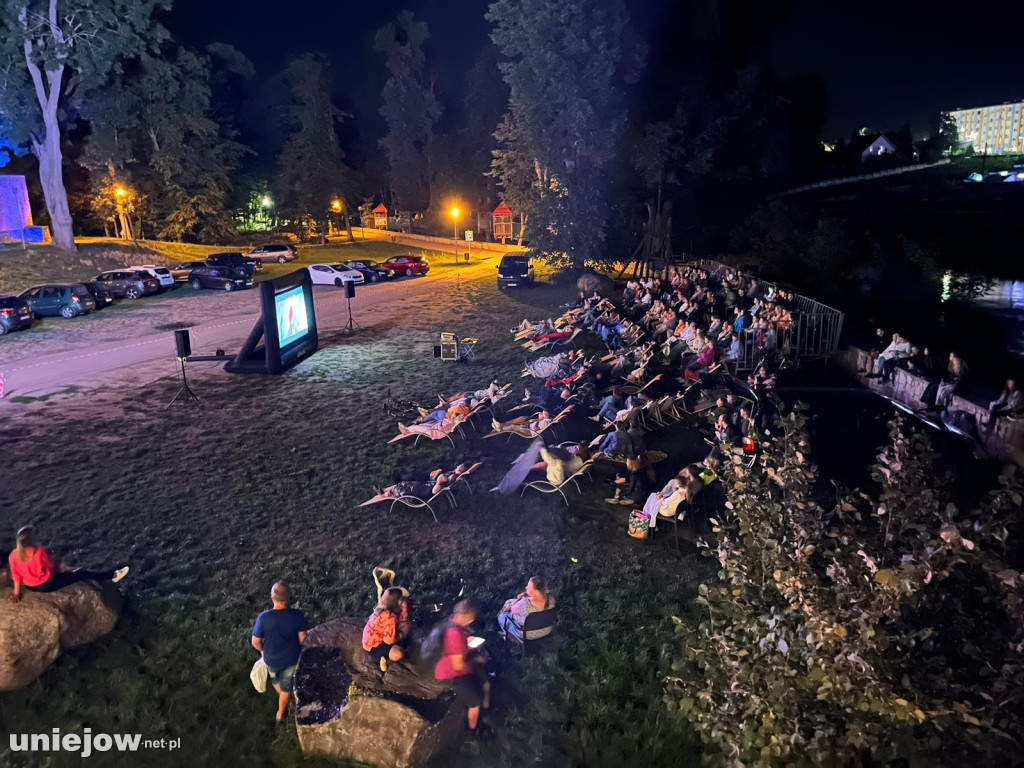 Tak wyglądało letnie kino plenerowe w Uniejowie