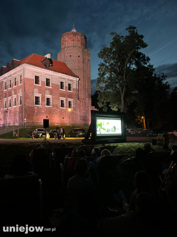 Tak wyglądało letnie kino plenerowe w Uniejowie