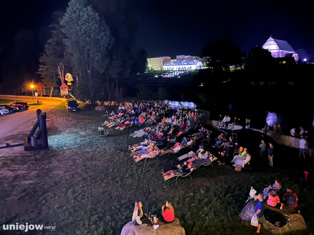 Tak wyglądało letnie kino plenerowe w Uniejowie
