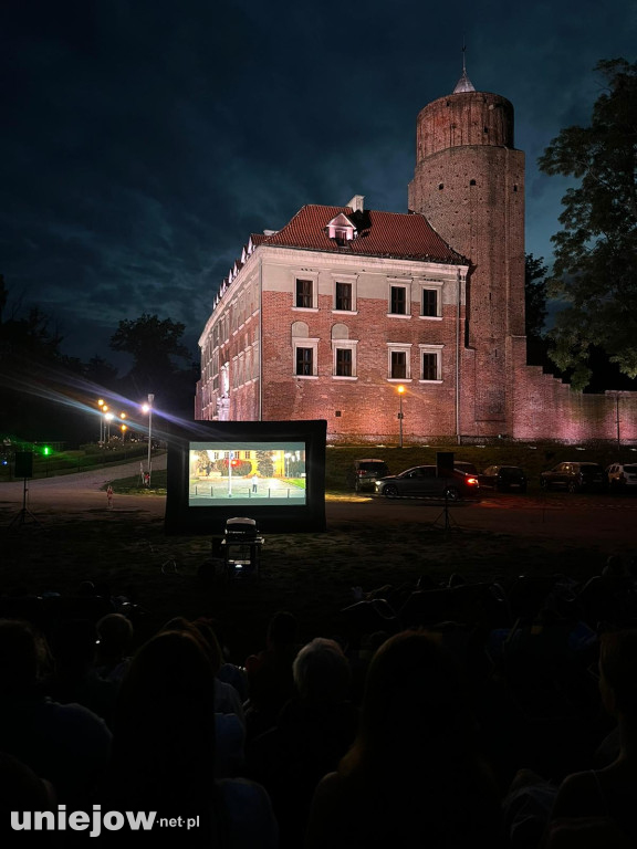 Tak wyglądało letnie kino plenerowe w Uniejowie