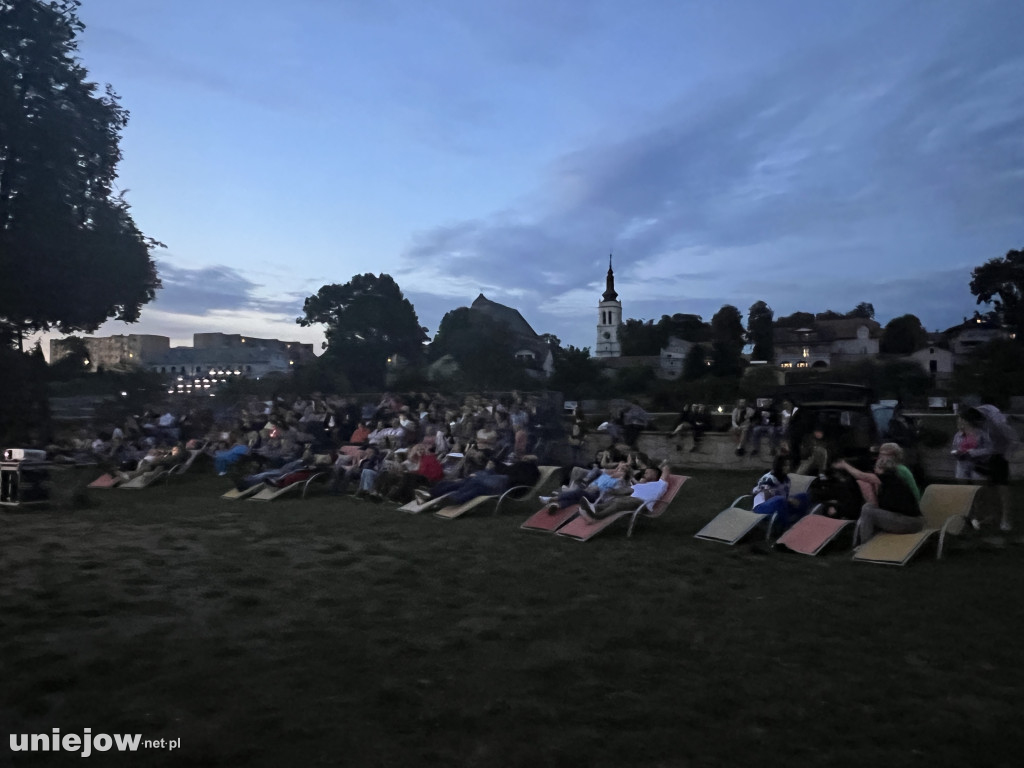 Tak wyglądało letnie kino plenerowe w Uniejowie