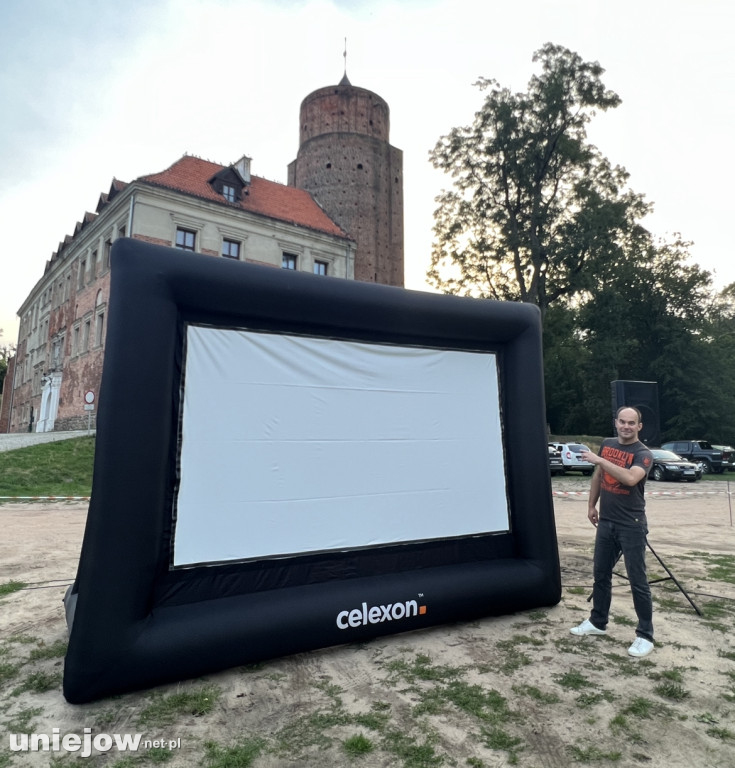 Tak wyglądało letnie kino plenerowe w Uniejowie