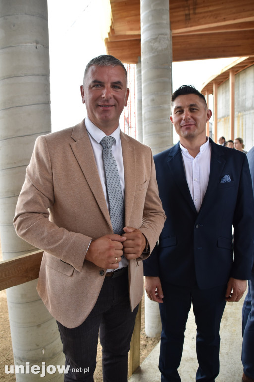Budowa tężni w Uniejowie. Wkopano kamień węgielny