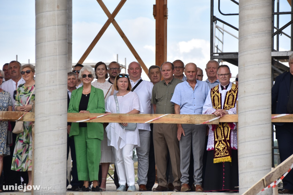Budowa tężni w Uniejowie. Wkopano kamień węgielny