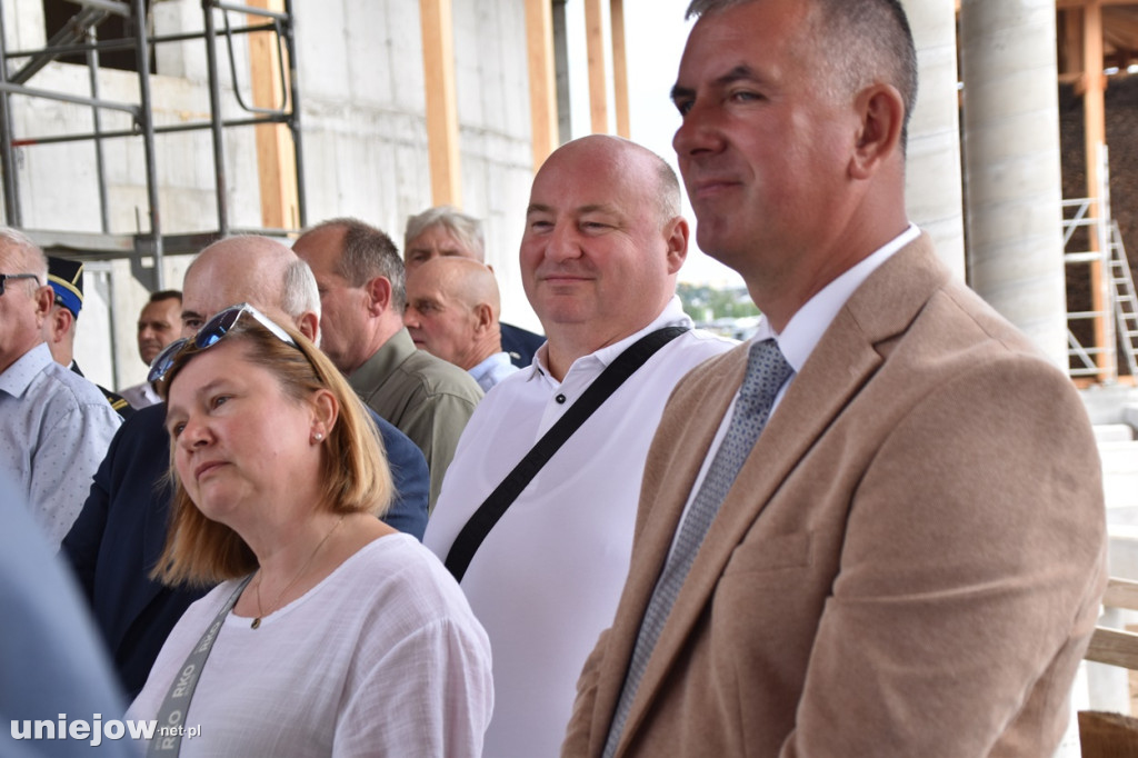 Budowa tężni w Uniejowie. Wkopano kamień węgielny