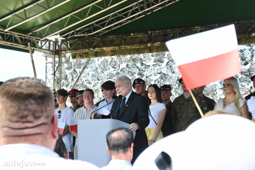 Prezes PiS Jarosław Kaczyński na pikniku wojskowym w Uniejowie