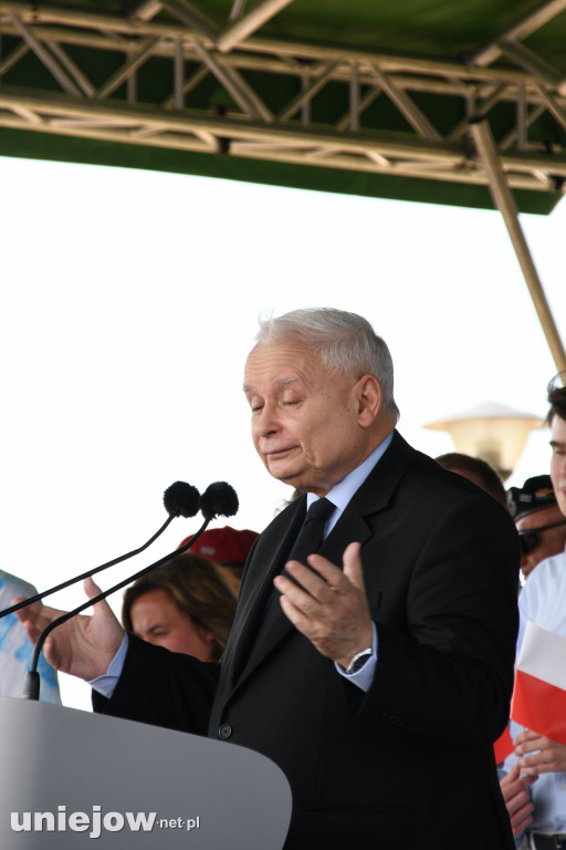 Prezes PiS Jarosław Kaczyński na pikniku wojskowym w Uniejowie