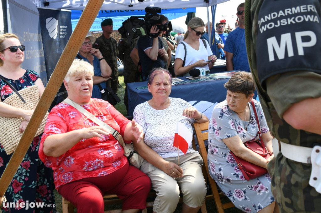Prezes PiS Jarosław Kaczyński na pikniku wojskowym w Uniejowie
