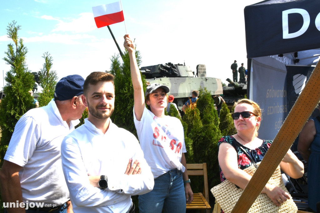 Prezes PiS Jarosław Kaczyński na pikniku wojskowym w Uniejowie