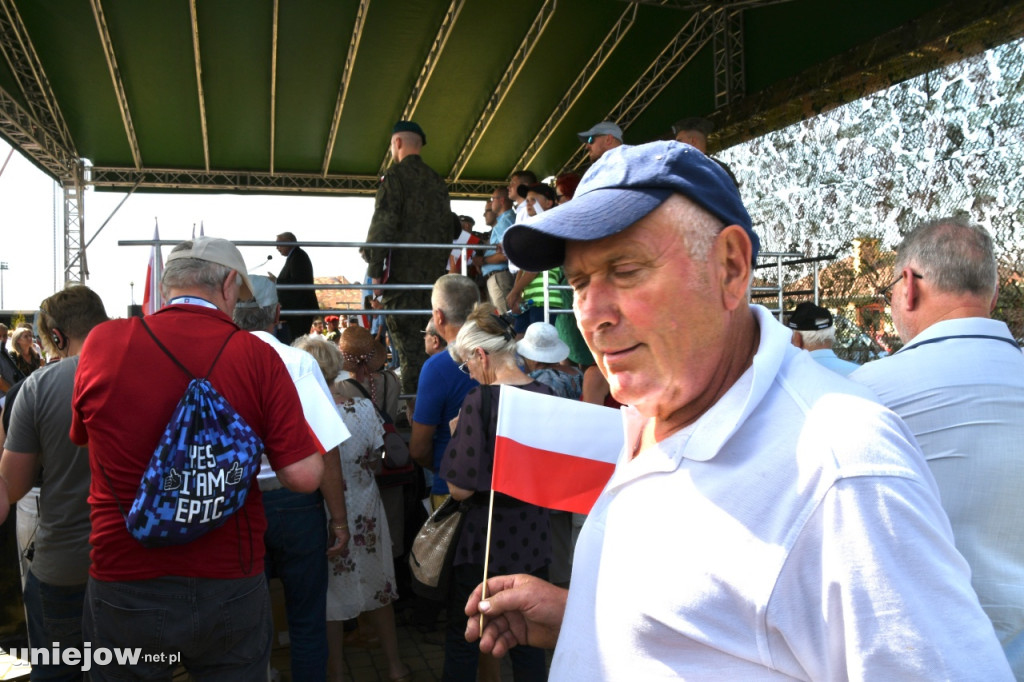 Prezes PiS Jarosław Kaczyński na pikniku wojskowym w Uniejowie