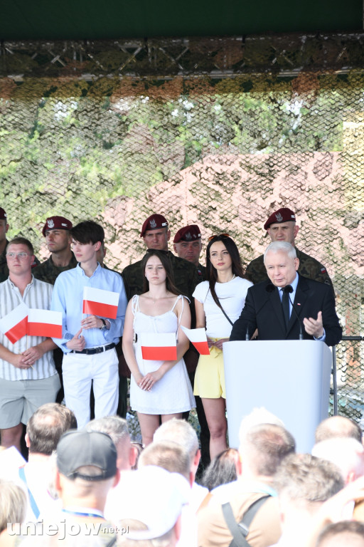 Prezes PiS Jarosław Kaczyński na pikniku wojskowym w Uniejowie