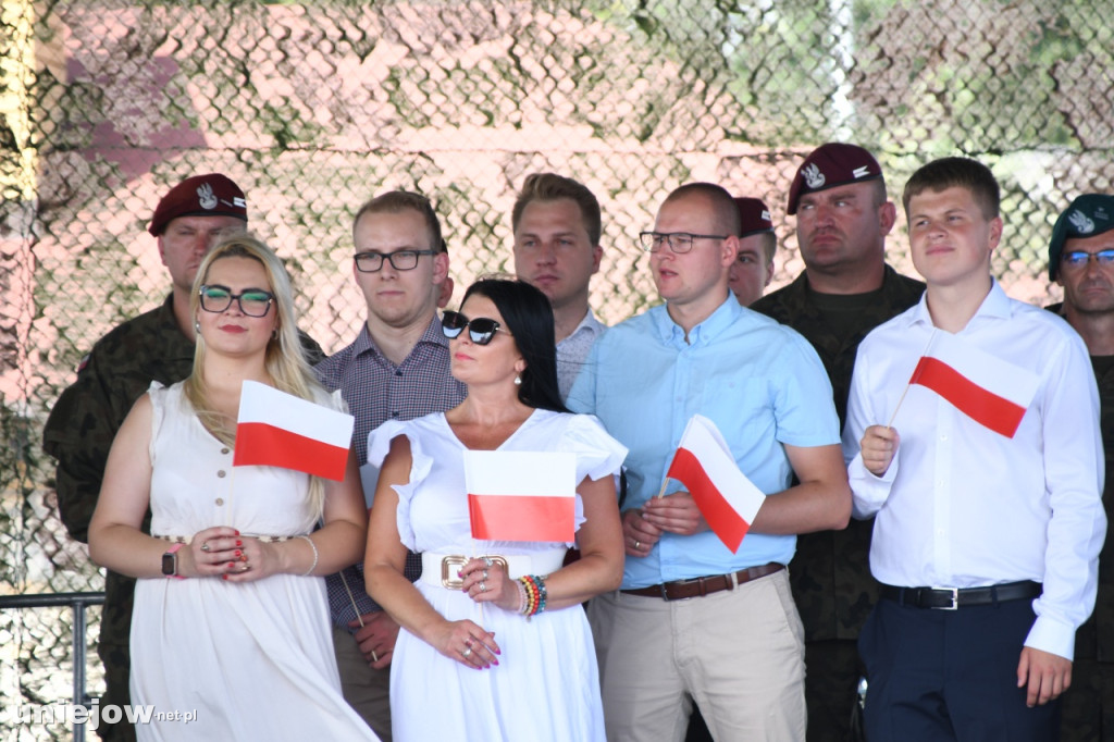 Prezes PiS Jarosław Kaczyński na pikniku wojskowym w Uniejowie