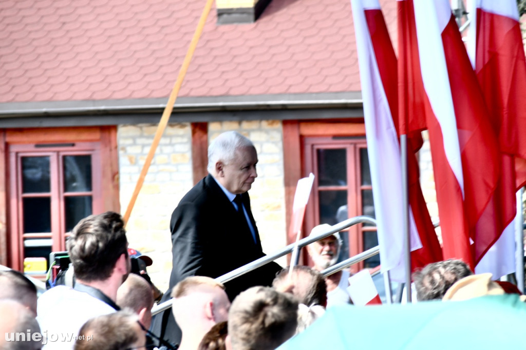 Prezes PiS Jarosław Kaczyński na pikniku wojskowym w Uniejowie