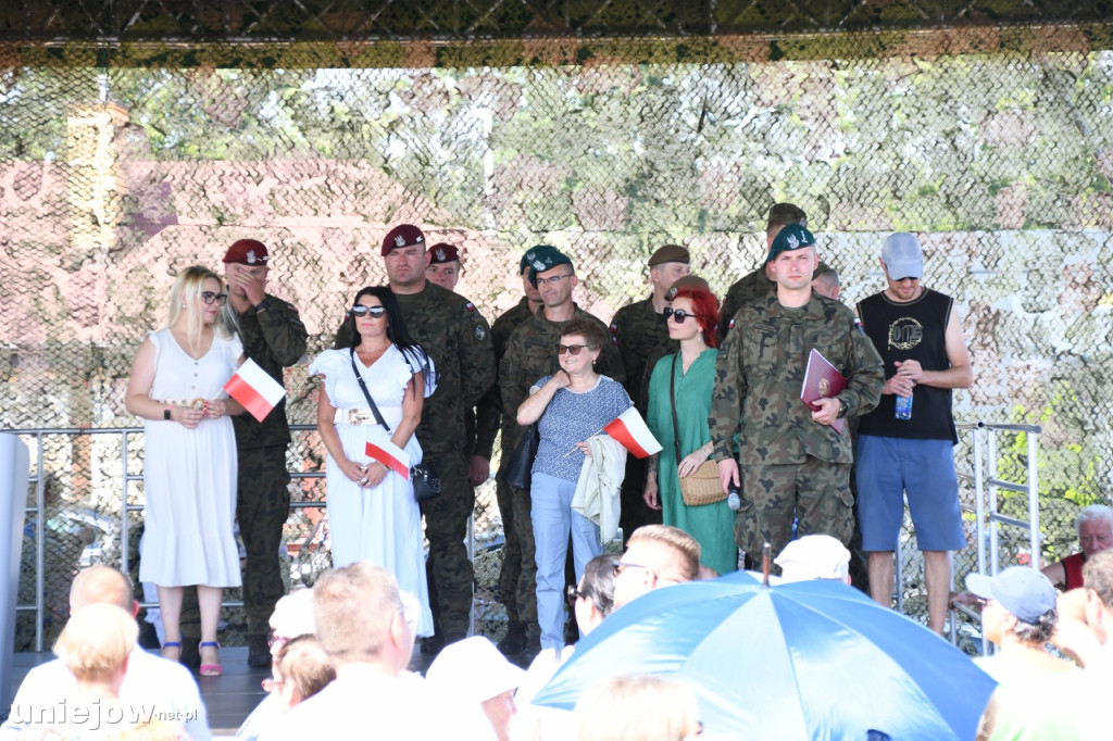 Prezes PiS Jarosław Kaczyński na pikniku wojskowym w Uniejowie