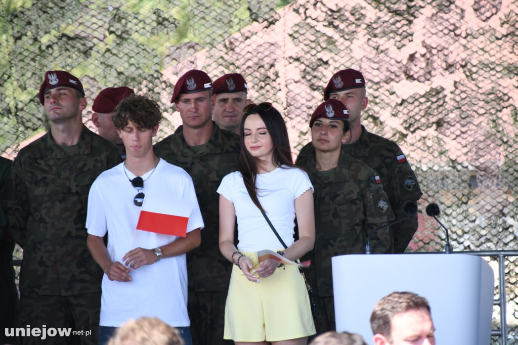 Prezes PiS Jarosław Kaczyński na pikniku wojskowym w Uniejowie