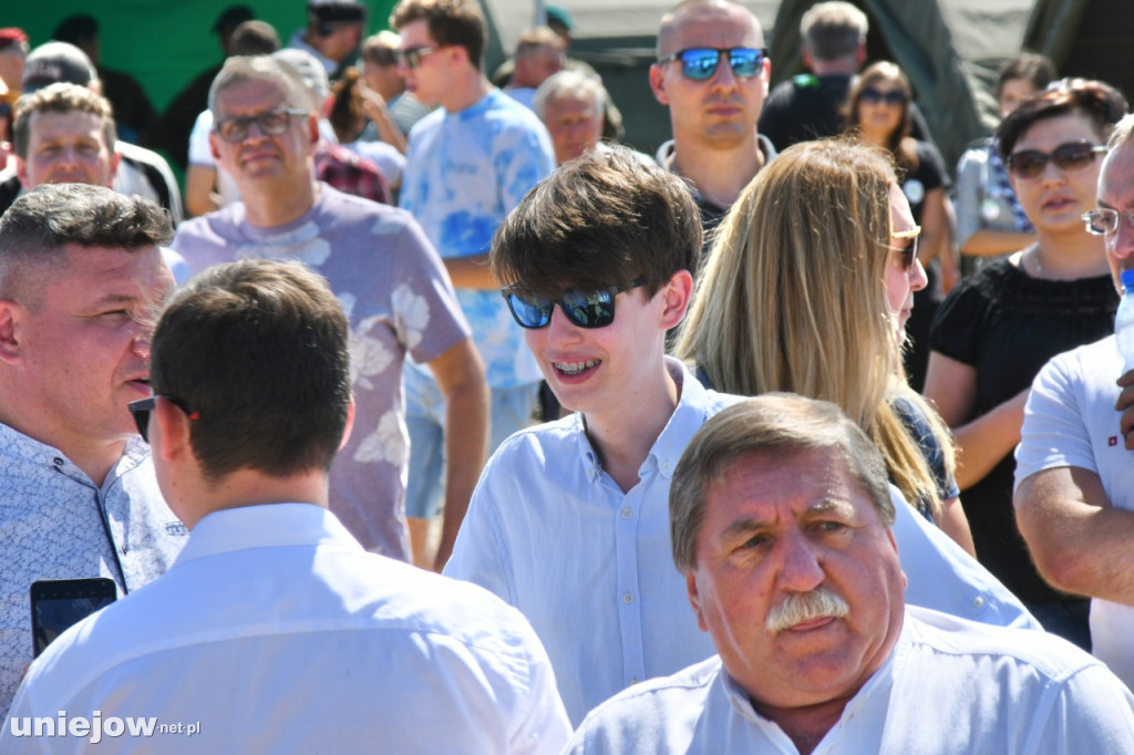 Prezes PiS Jarosław Kaczyński na pikniku wojskowym w Uniejowie