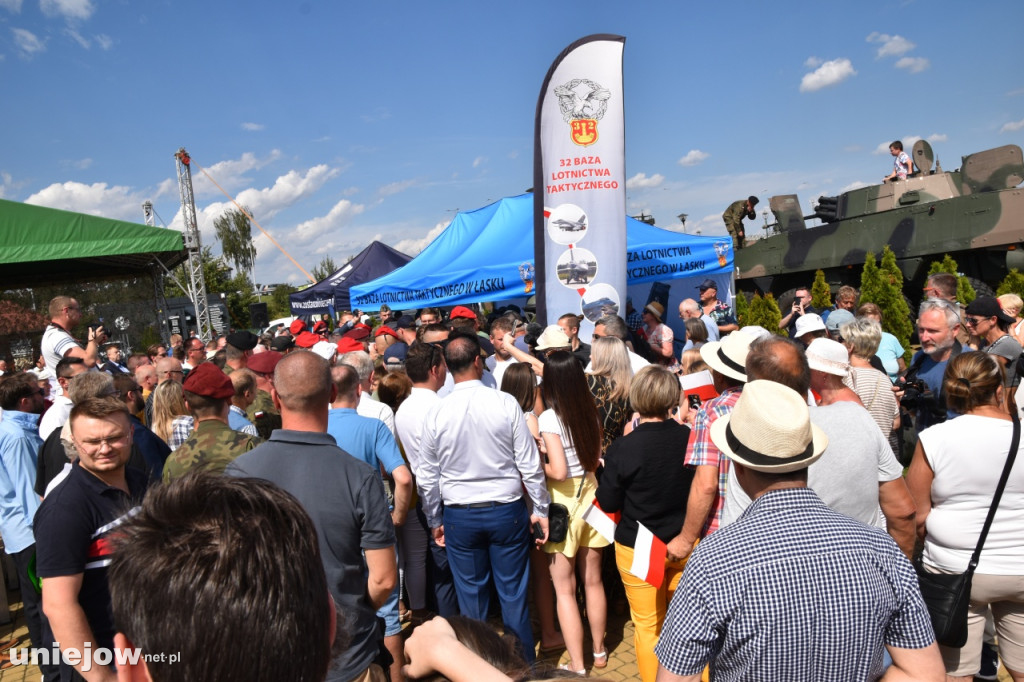Prezes PiS Jarosław Kaczyński na pikniku wojskowym w Uniejowie