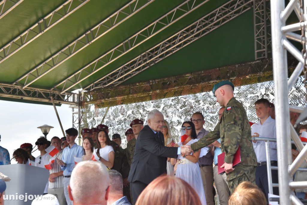 Prezes PiS Jarosław Kaczyński na pikniku wojskowym w Uniejowie