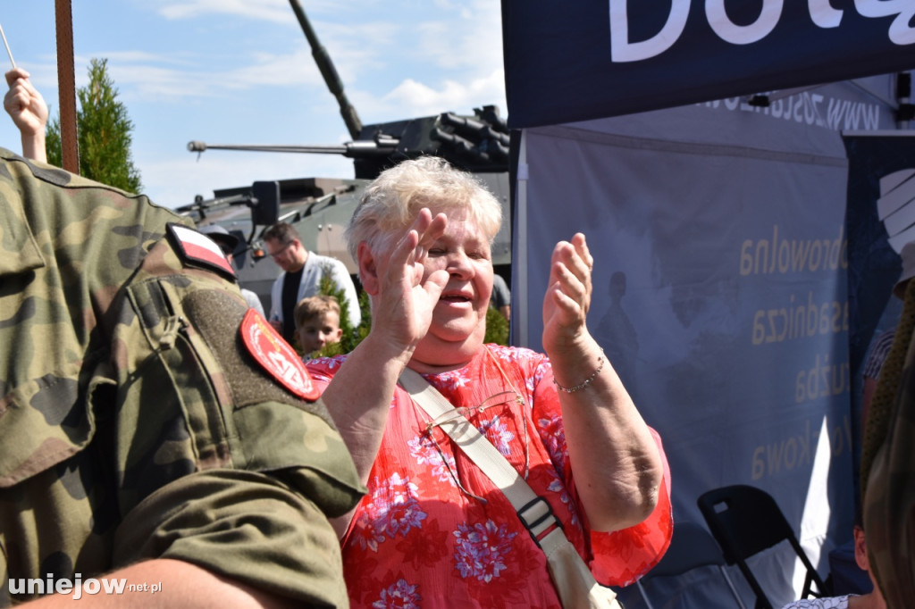 Prezes PiS Jarosław Kaczyński na pikniku wojskowym w Uniejowie