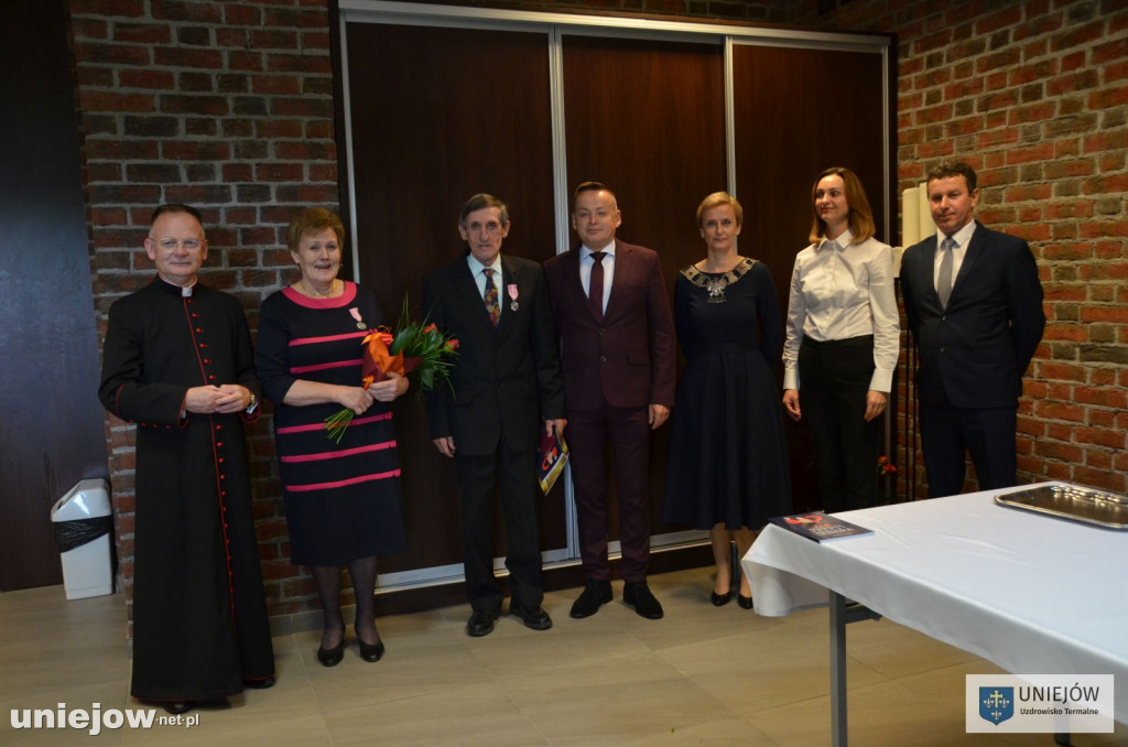 Wręczono medale a długoletnie pożycie małżeńskie