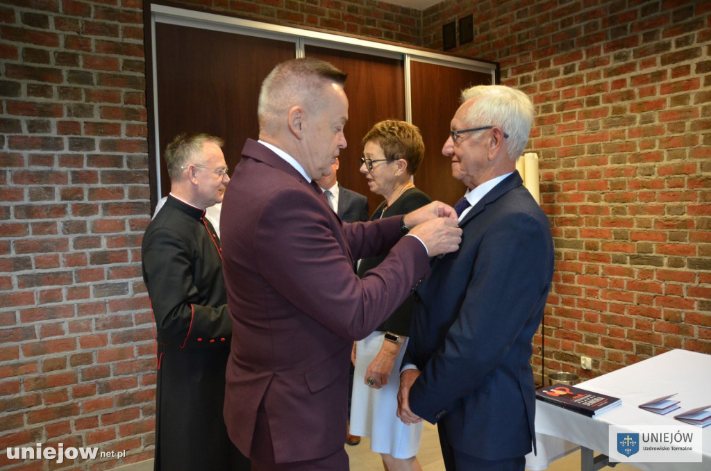 Wręczono medale a długoletnie pożycie małżeńskie