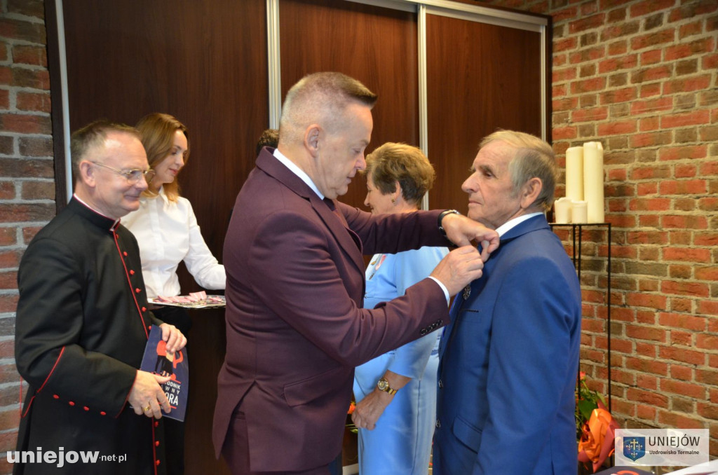 Wręczono medale a długoletnie pożycie małżeńskie