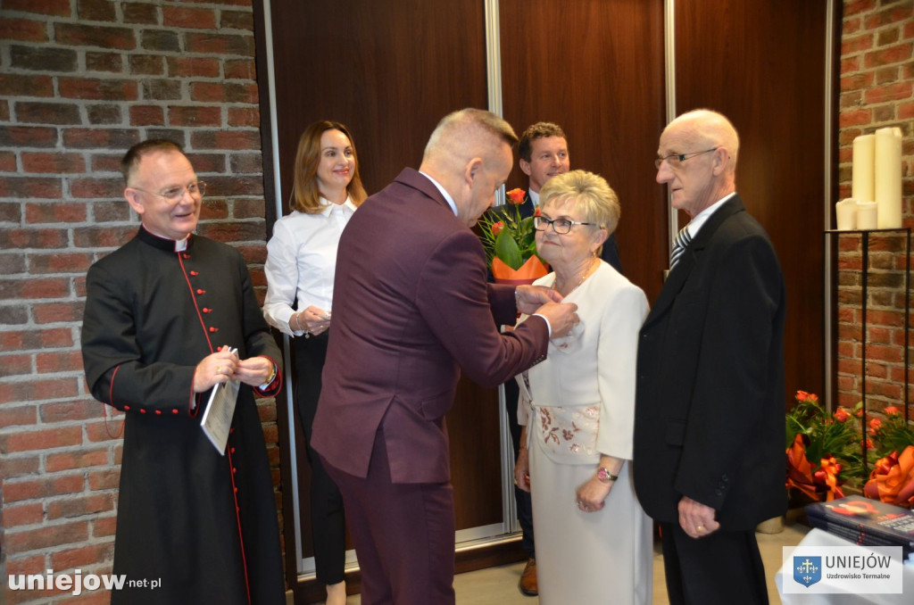 Wręczono medale a długoletnie pożycie małżeńskie