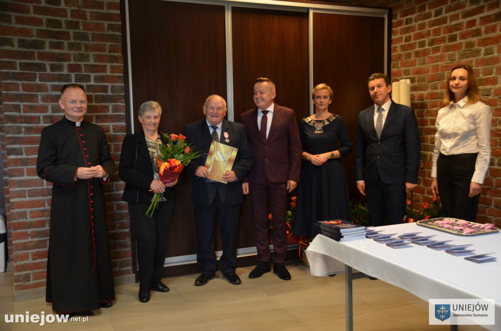 Wręczono medale a długoletnie pożycie małżeńskie