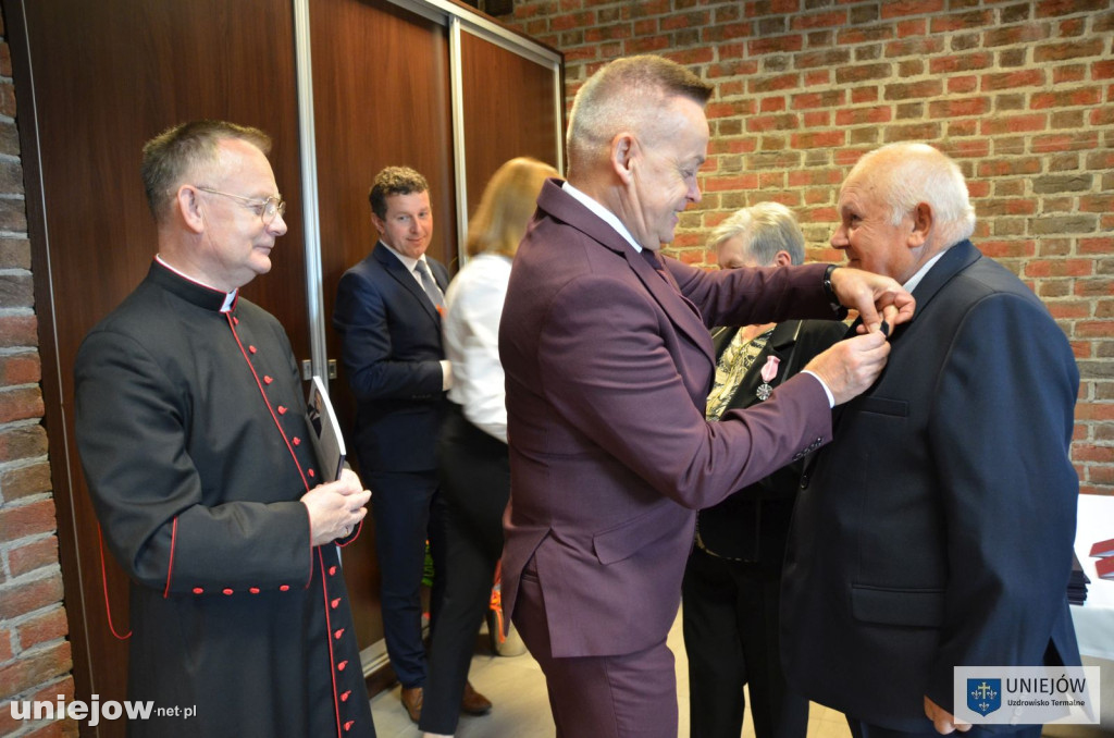Wręczono medale a długoletnie pożycie małżeńskie
