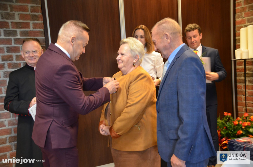 Wręczono medale a długoletnie pożycie małżeńskie