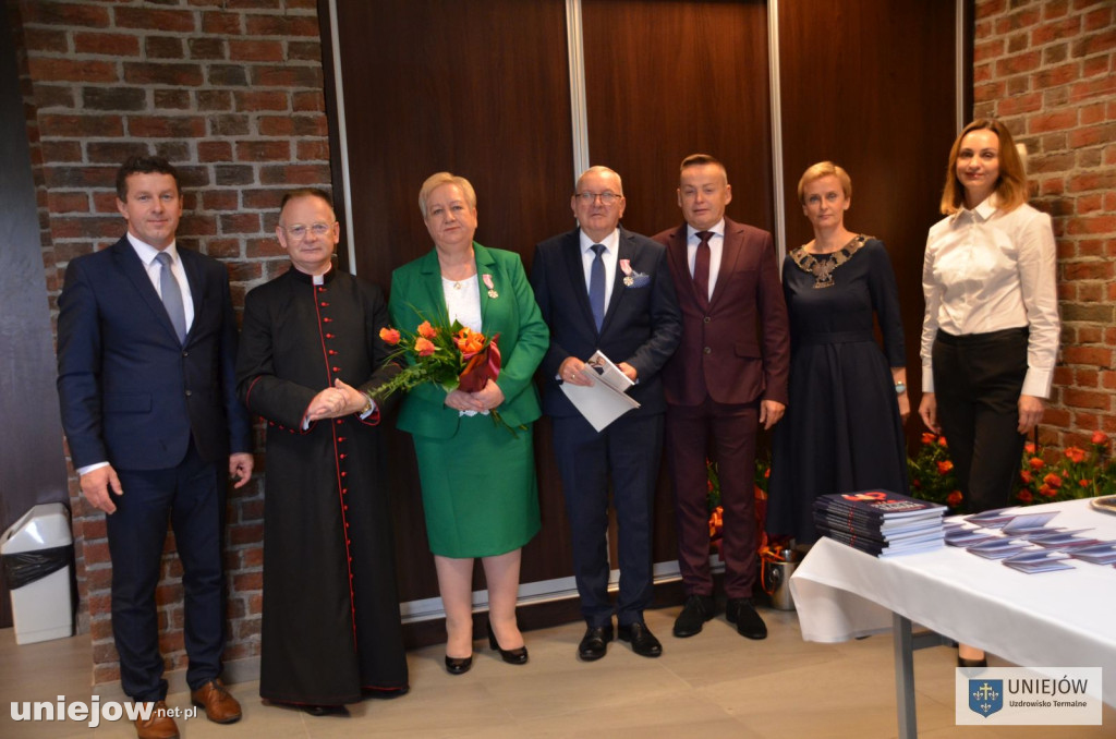 Wręczono medale a długoletnie pożycie małżeńskie