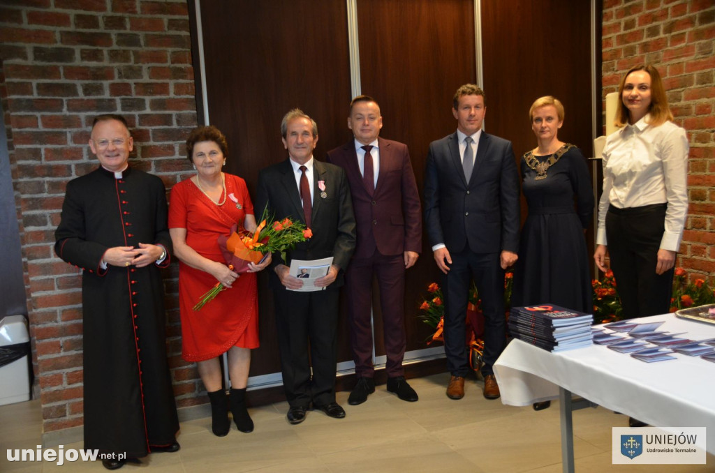 Wręczono medale a długoletnie pożycie małżeńskie