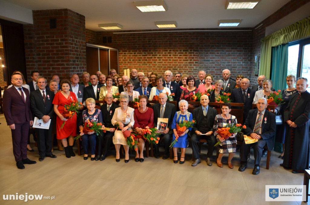 Wręczono medale a długoletnie pożycie małżeńskie