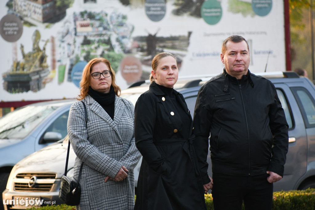 Uniejowskie obchody 11 listopada na Rynku