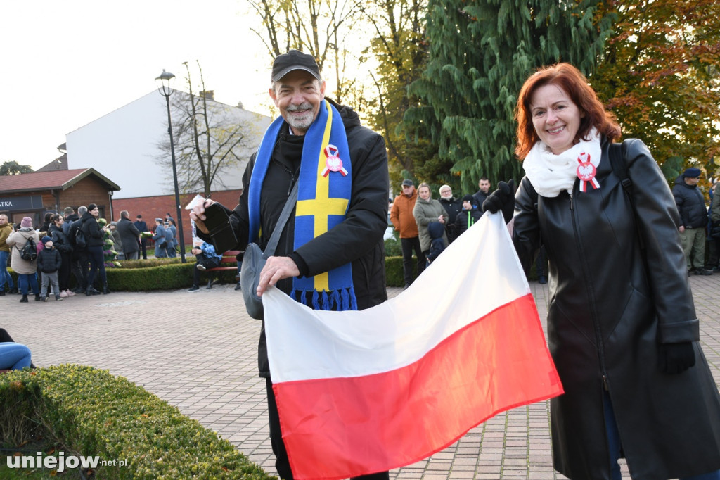 Uniejowskie obchody 11 listopada na Rynku