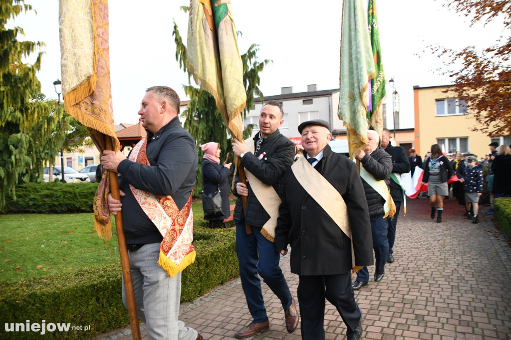 Uniejowskie obchody 11 listopada na Rynku